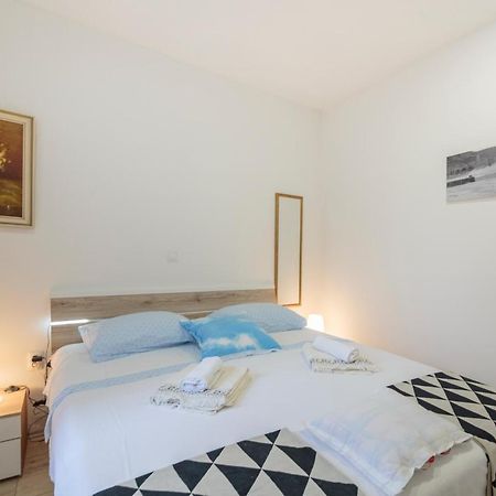 Apartment Esa Komiza Bagian luar foto