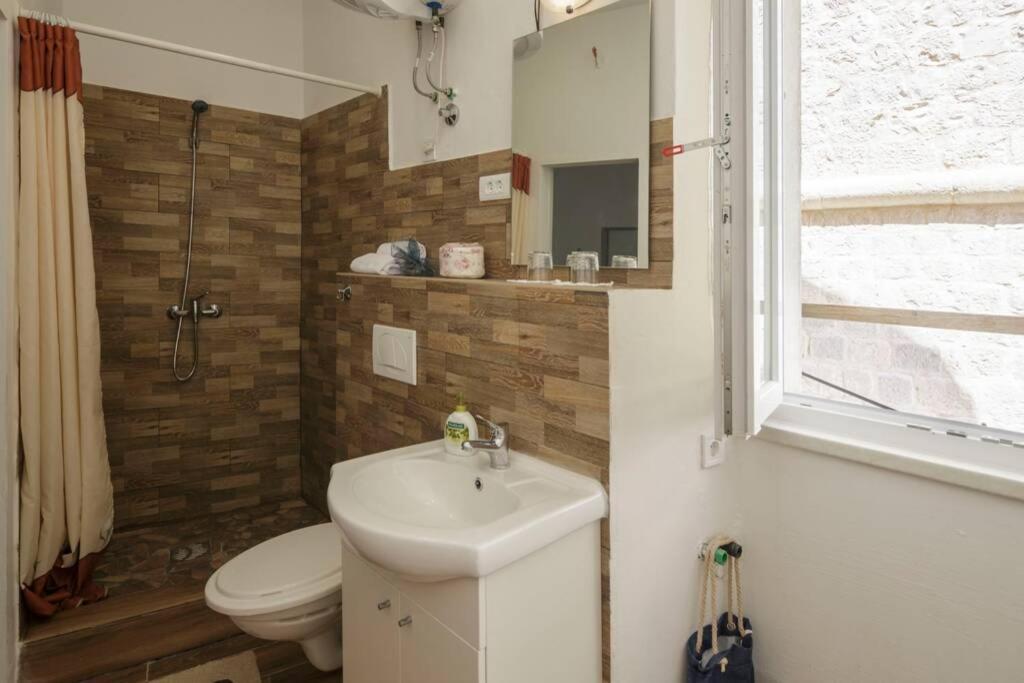 Apartment Esa Komiza Bagian luar foto