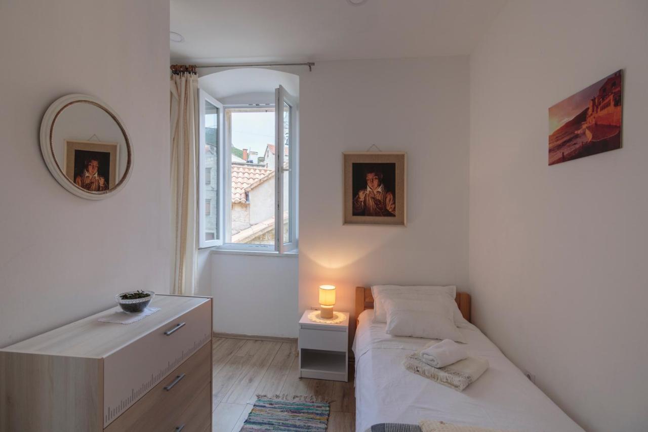 Apartment Esa Komiza Bagian luar foto