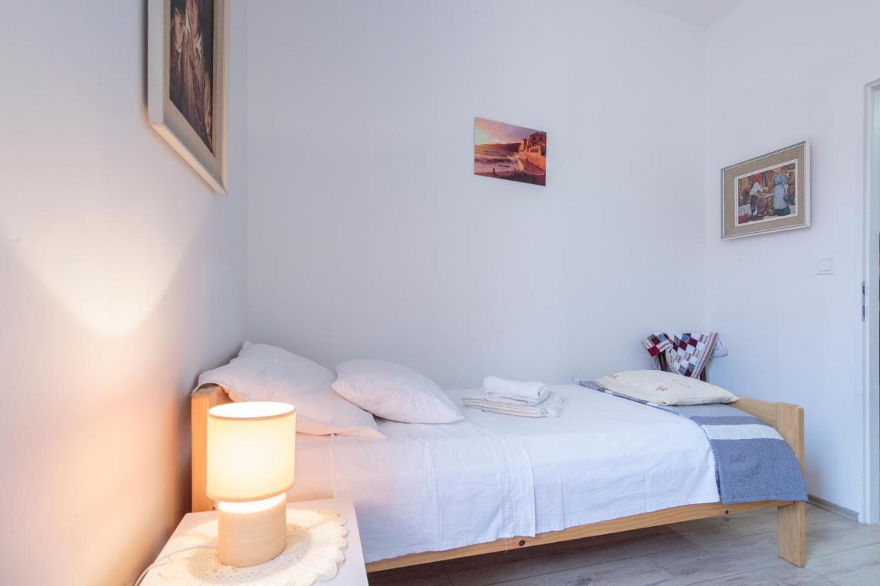 Apartment Esa Komiza Bagian luar foto