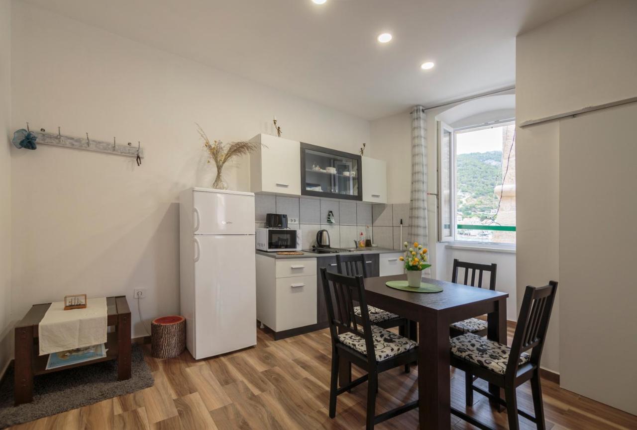 Apartment Esa Komiza Bagian luar foto