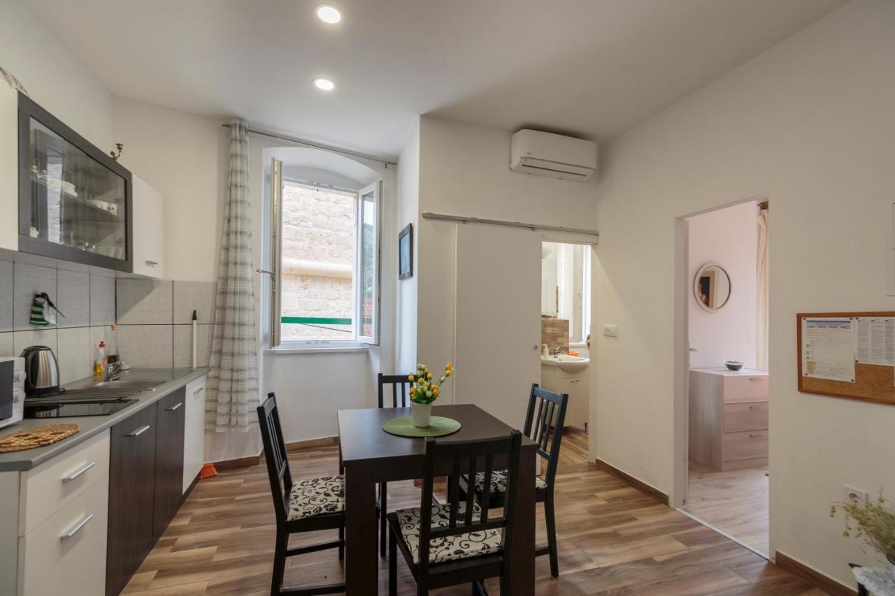 Apartment Esa Komiza Bagian luar foto