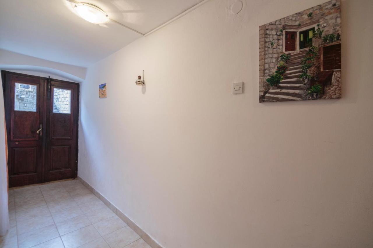 Apartment Esa Komiza Bagian luar foto
